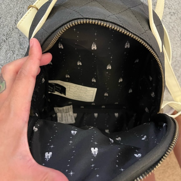 Loungefly backpack - Picture 4 of 5